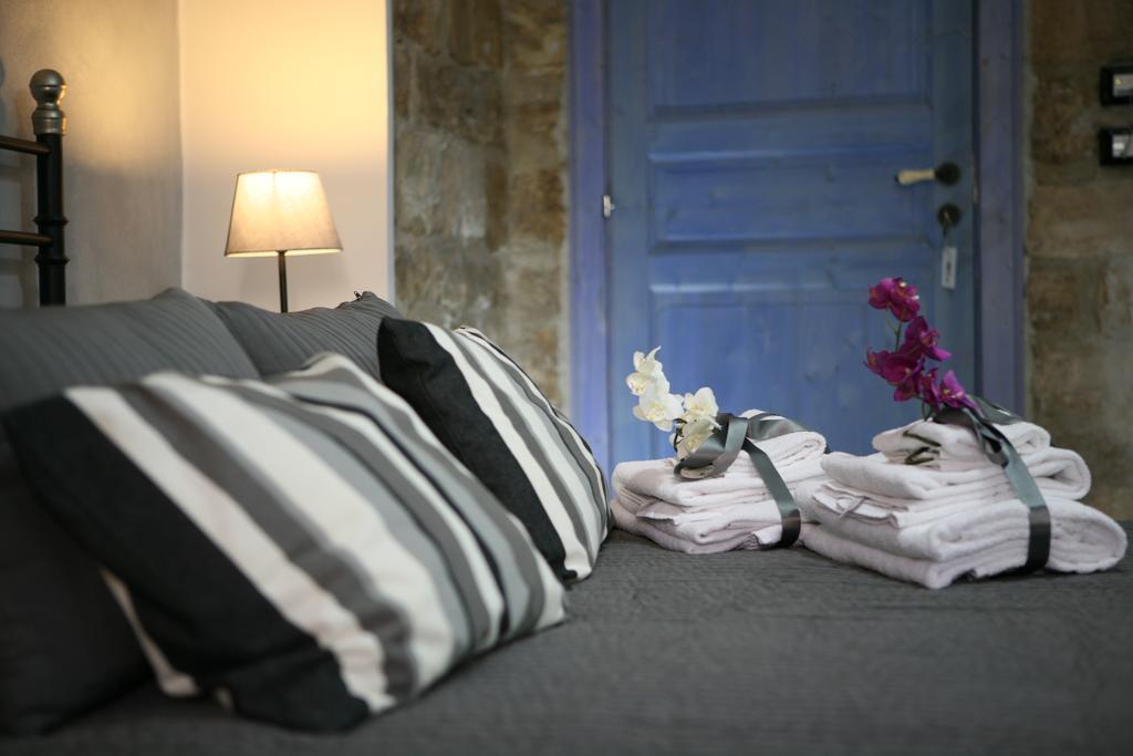 A Mo Casa Bed & Breakfast Comiso Ruang foto