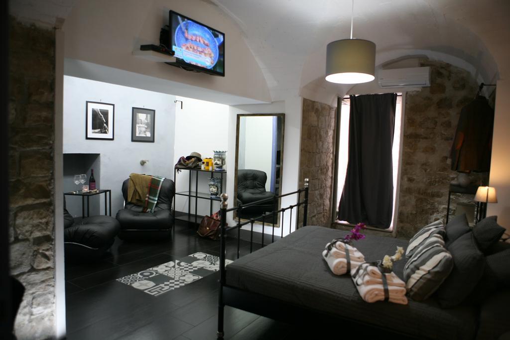 A Mo Casa Bed & Breakfast Comiso Ruang foto