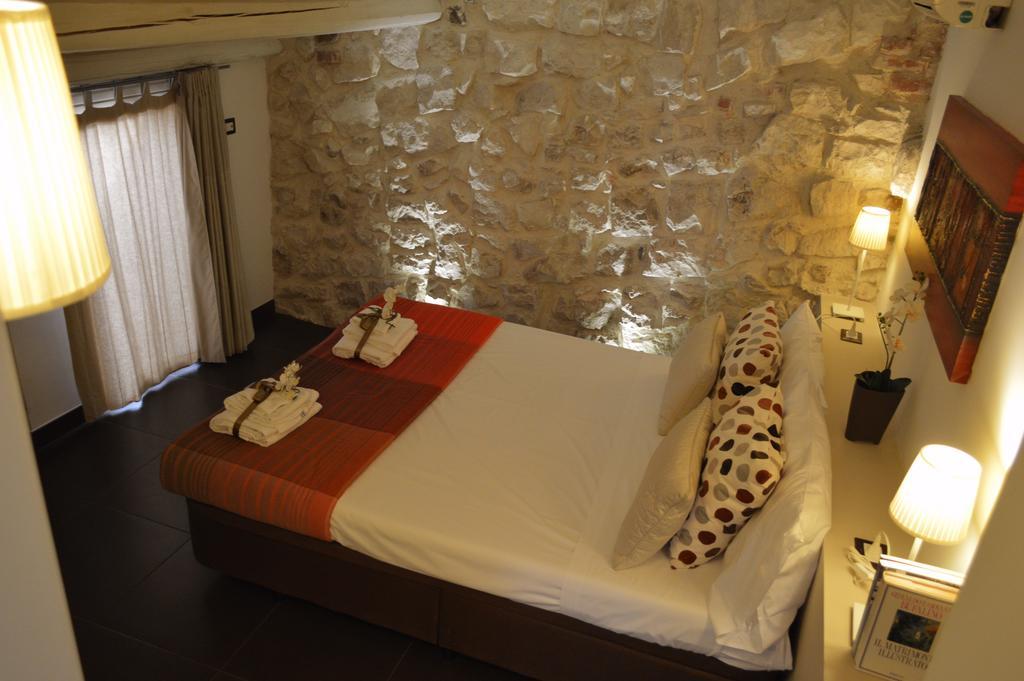 A Mo Casa Bed & Breakfast Comiso Ruang foto
