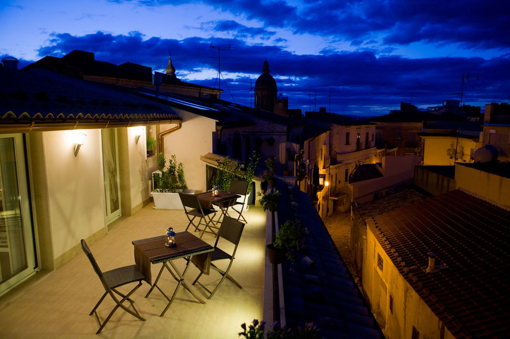 A Mo Casa Bed & Breakfast Comiso Bagian luar foto